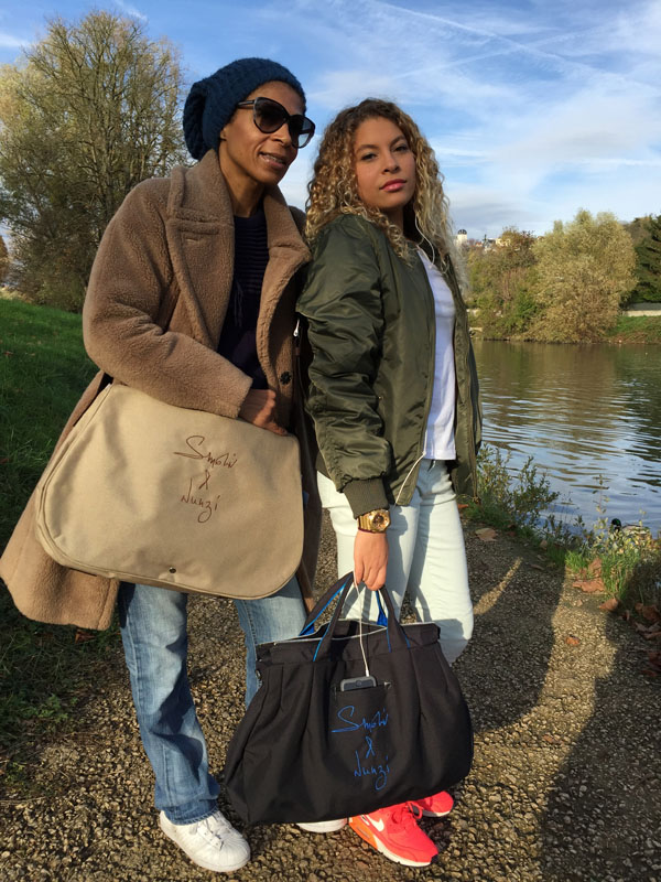 Smoliv & Nunzi - Anna - Black & Blue